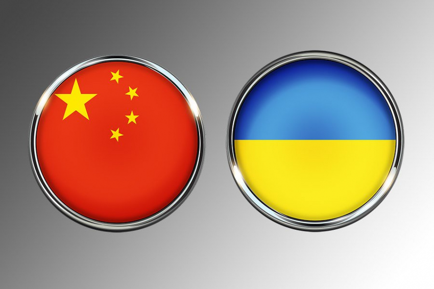 Почему Китай так показательно игнорирует Украину