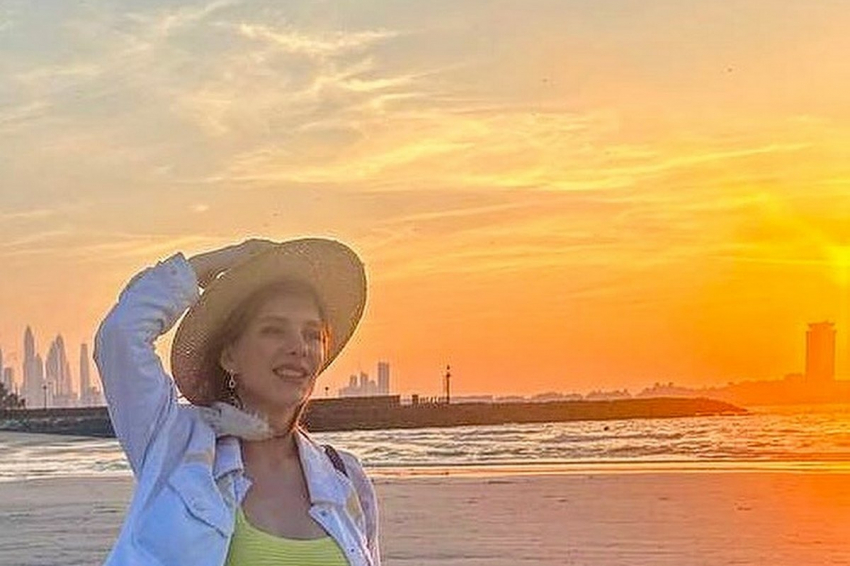 «Абсолютный релакс»: Лиза Арзамасова улетела из России без маленького сына — оставила ребенка в Москве