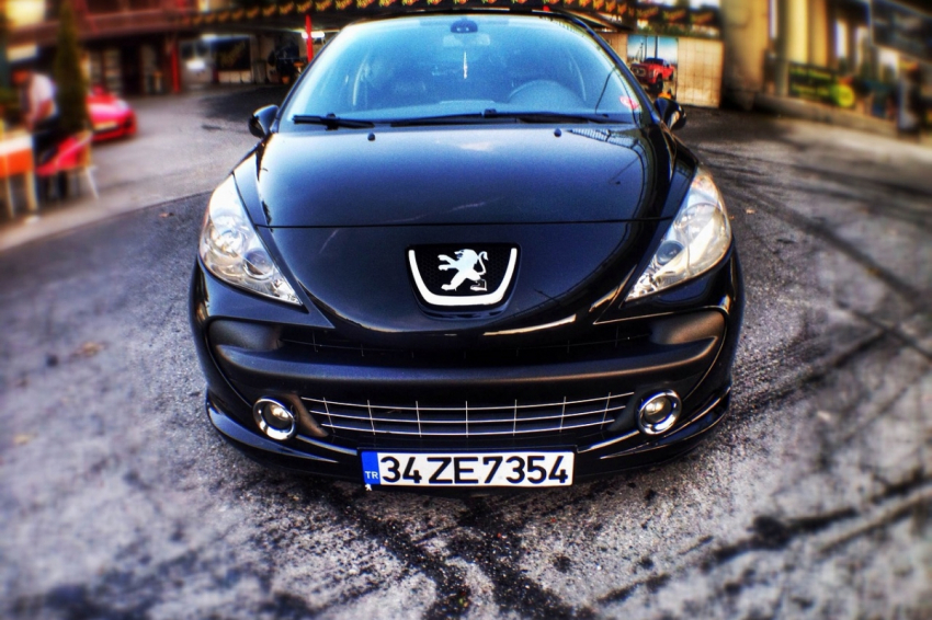 Завод ПСМА сообщил, что возобновил производство автомобилей Peugeot и Citroen в РФ