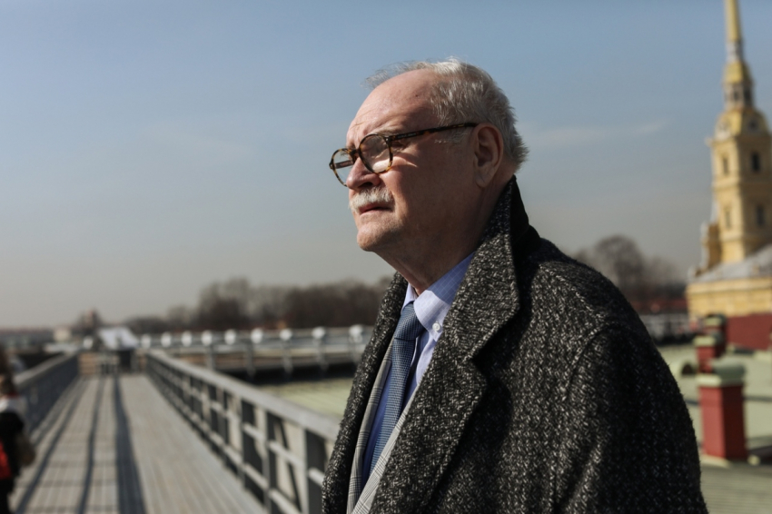 «Наверное, кушать хотят»: Владимир Бортко не хочет смотреть «Мастера и Маргариту» — режиссер уверен, что фильм сняли в целью заработка