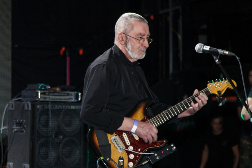 Умер Юрий Ильченко, бывший участник «Машины времени» и «Землян»