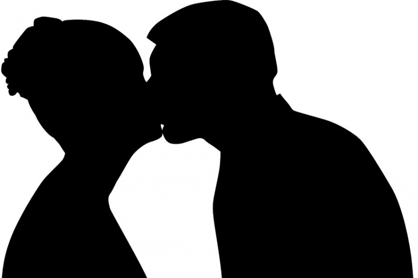 Science: учёные уточнили дату самого древнего зафиксированного поцелуя в губы