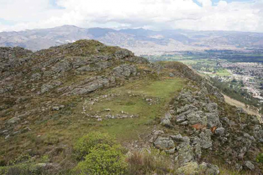 В высоких Андах Перу обнаружен 4700-летний мегалитический круг