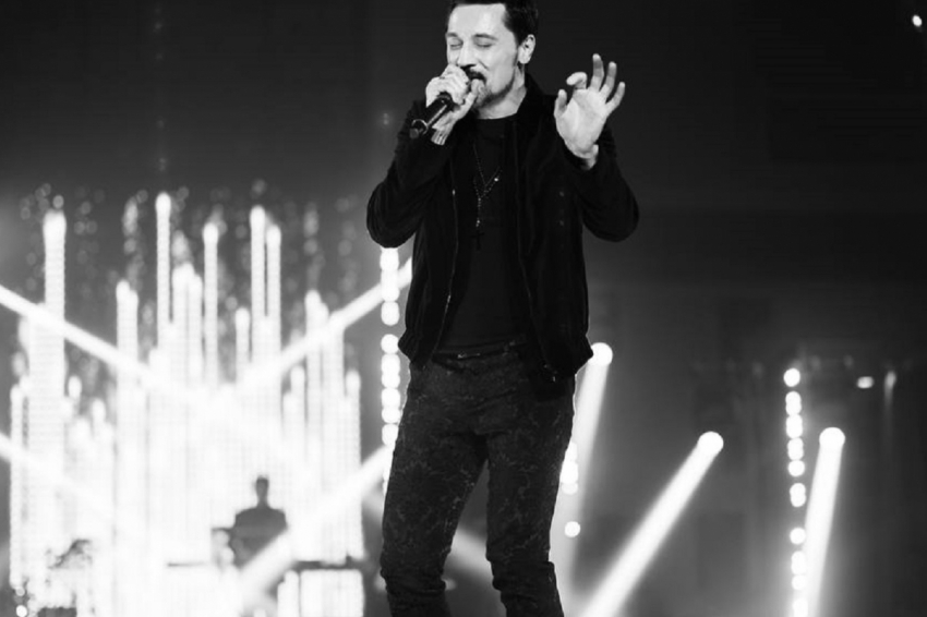 Список артистов «голой» вечеринки, которые пытаются реабилитироваться перед публикой, посетив Донбасс