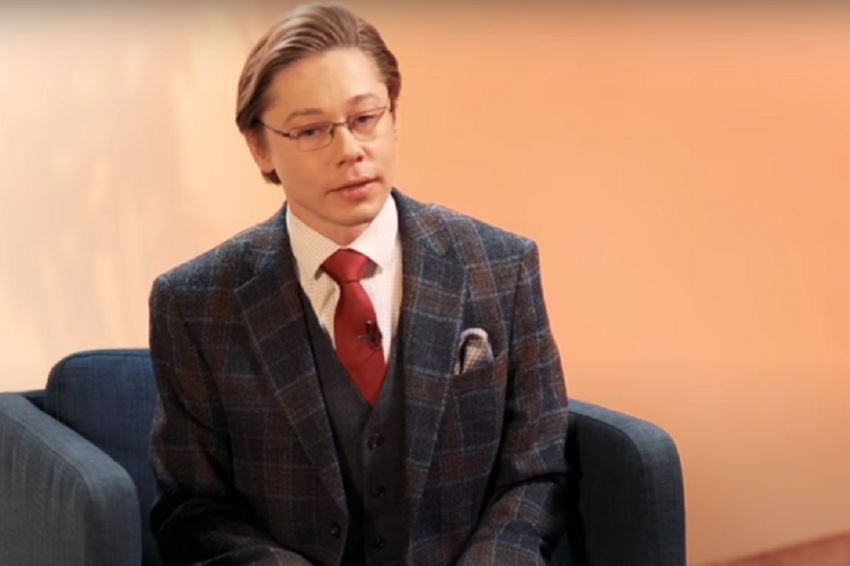 Певец Дмитрий Бикбаев рассказал, что на «Фабрике звезд» был сценарий