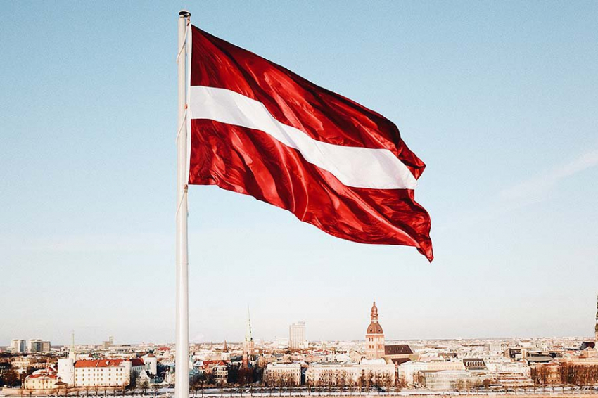 ЕС поощряет Латвию к уничтожению всего русского