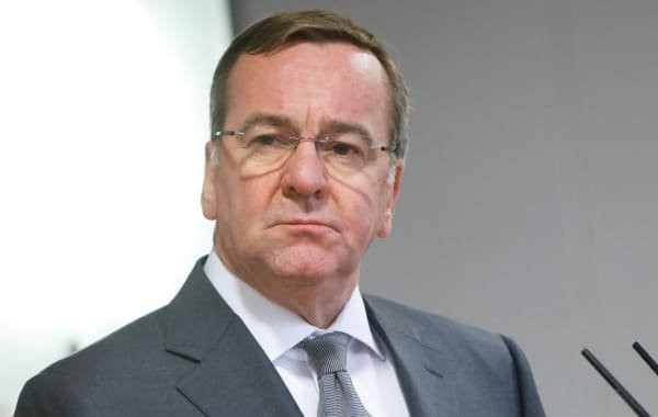 Писториус назвал бесполезным призыв Макрона не трусить в помощи Украины