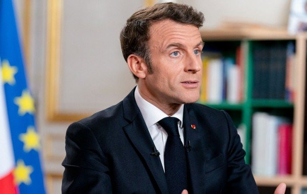 Макрон заявил, что совершившая теракт в "Крокусе" группа пыталась атаковать Францию