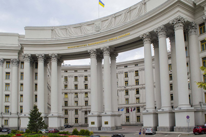 Новый поворот в карьере Залужного грозит большой проблемой Зеленскому