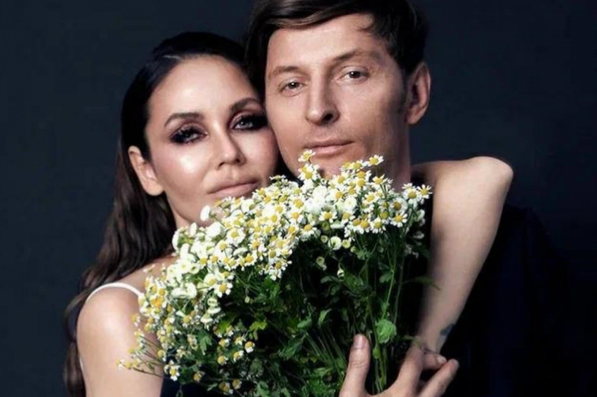 Утяшева показала новое фото из роддома — Воля держит младенца