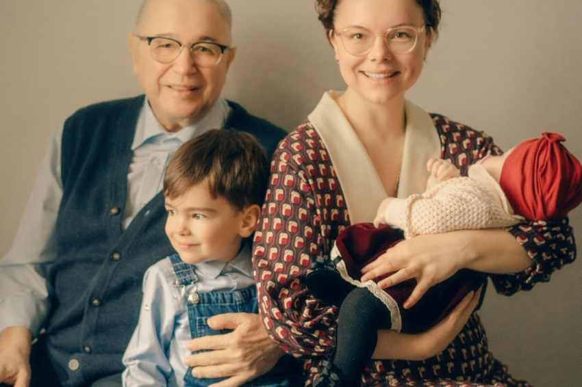 Поклонники пытаются узнать имя дочери 78-летнего Петросяна