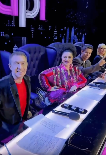 Певица Королева показала новый яркий образ и удивила поклонников