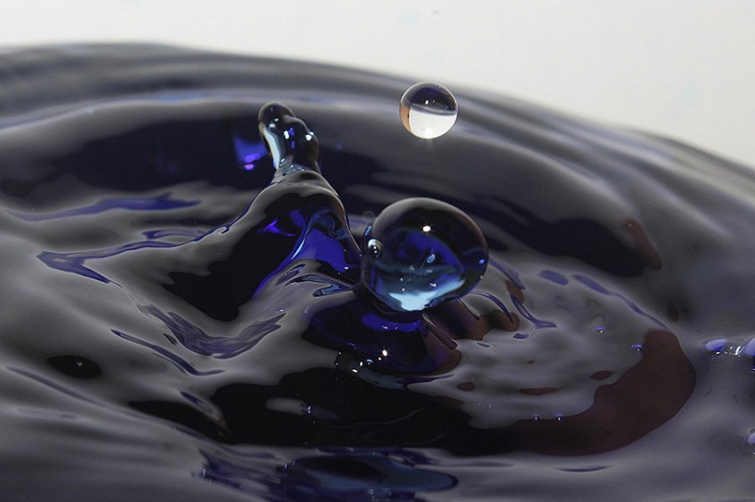 Новая «зеленая» технология собирает энергию из капель дождя и влажности