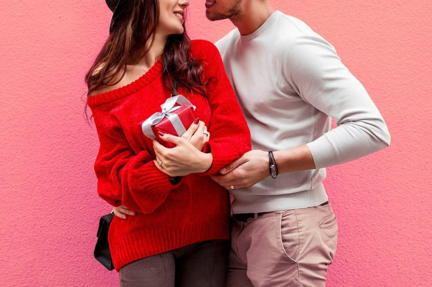 Frontiers: исследование выявило связь между щекоткой и интимом