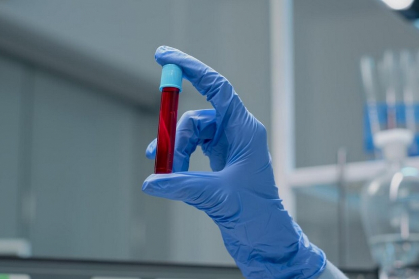 Ученые рассказали, у людей с какой группой крови рождаются самые красивые дети