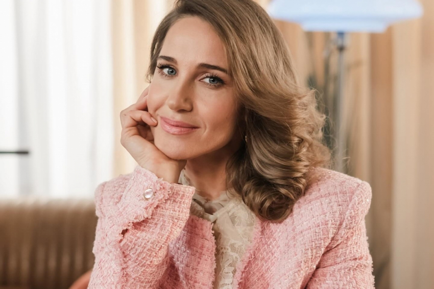 Певица Юлия Ковальчук показала себя на архивном фотоснимке, снятом 15 лет назад