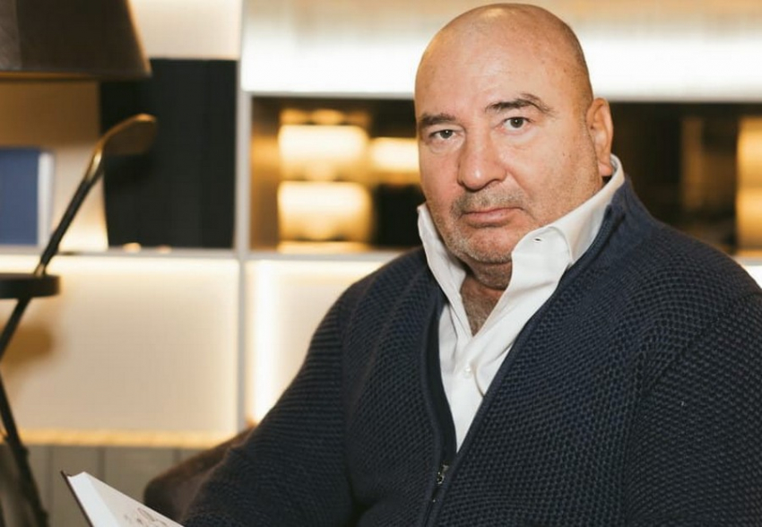 С первой частью фантастического рассказа «Карадагский змей» читателей познакомил Остап Стужев