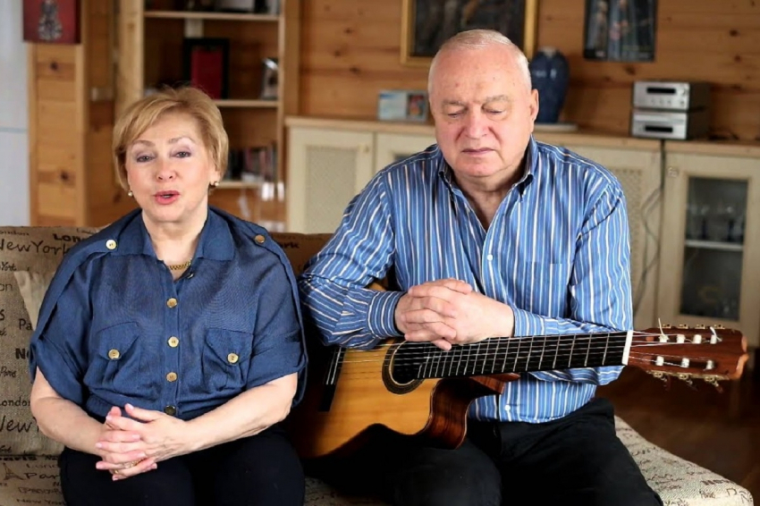 Барды Никитины споют на фестивале Хаматовой в поддержку Украины