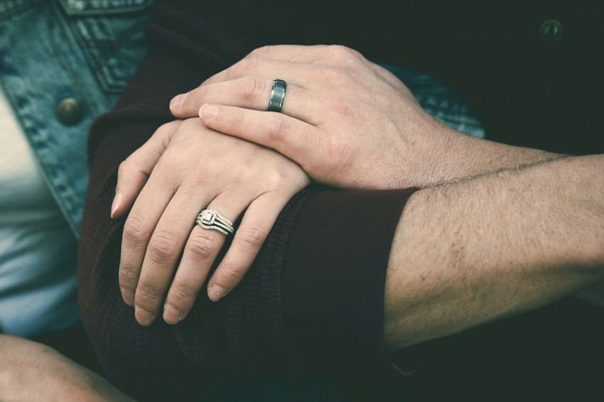 Учёные исследовали реакцию мозга на разные прикосновения