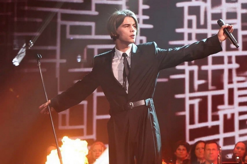 Пугачева публично поддержала финалиста шоу «Голос» Георгия Русских