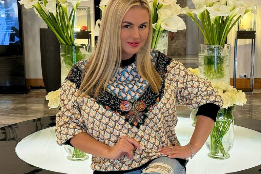 Судьи раскритиковали выступление Семенович на телешоу «Три аккорда»