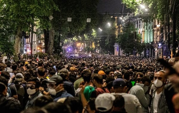 Мэр Тбилиси Каладзе: внешние силы пытаются устроить госпереворот в Грузии