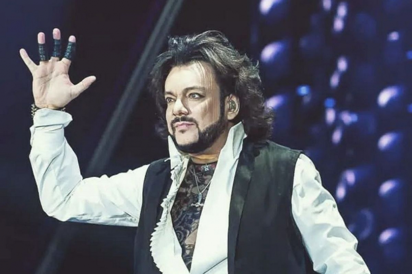 Киркоров смутил поклонников фотографией с выпуклостью в штанах