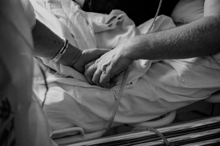 Стало известно ощущение, которое умирающие люди утрачивают самым первым