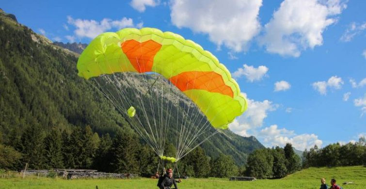 Этот день в календаре: 3 июня – День рождения парашюта