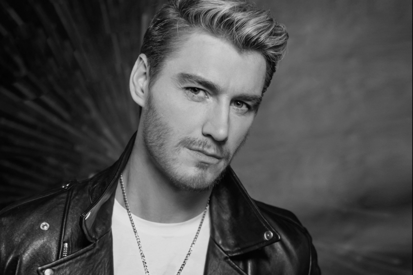 Певца Алексея Воробьева затравили из-за переезд в Америку