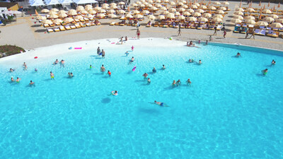 Компания Crystal Lagoons открыла пляж в Бухаресте