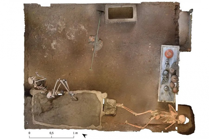 Две новые жертвы Помпеи найдены сжимающими в руках монеты и драгоценности