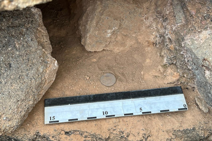 Римские республиканские монеты найдены в древнем акрополе