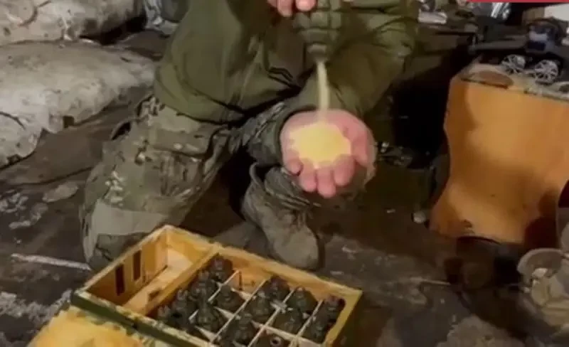 Украинские военные в Курской области получили партию ручных гранат Ф-1 с кукурузной мукой вместо взрывчатого вещества