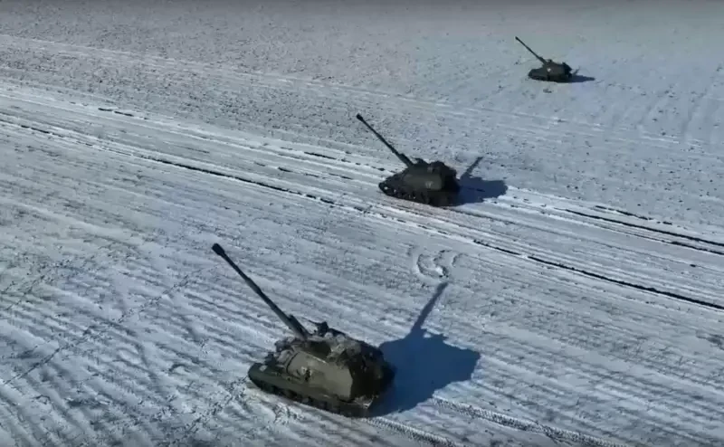 После освобождения Новосёлки на западе ДНР российские войска преследуют отступающего в сторону села Шевченко противника