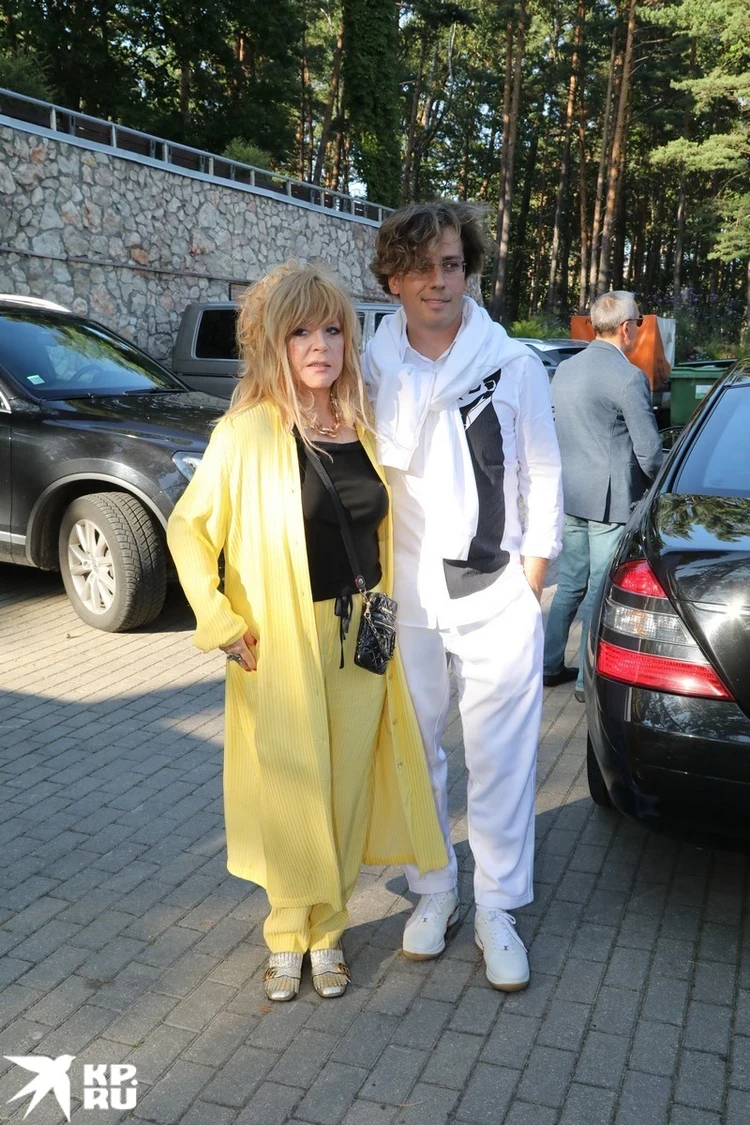 Алла Пугачева бросилась к пьющему Максиму Галкину*: вот что сказала