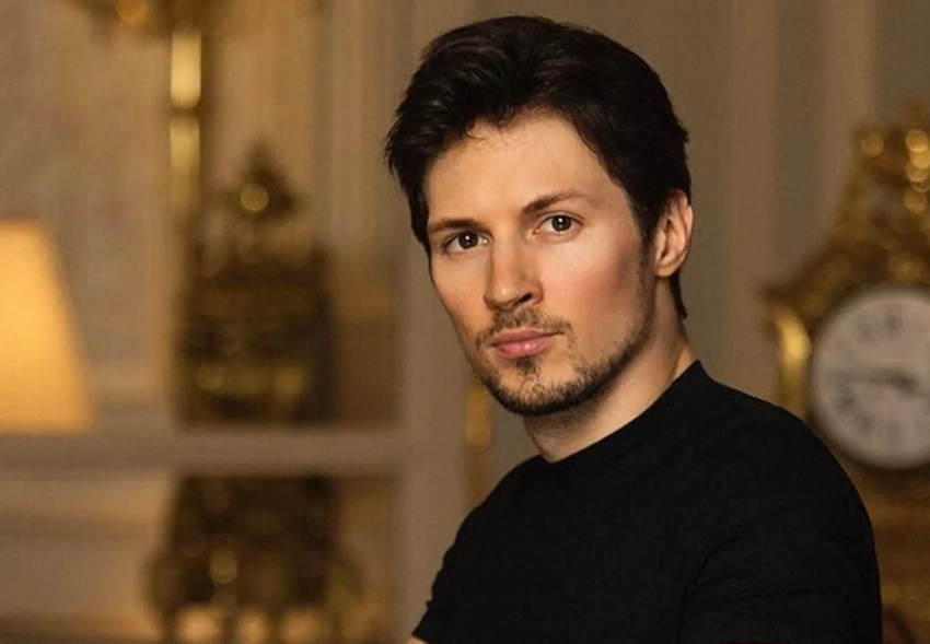 Павел Дуров не сможет выехать из Франции ещё год