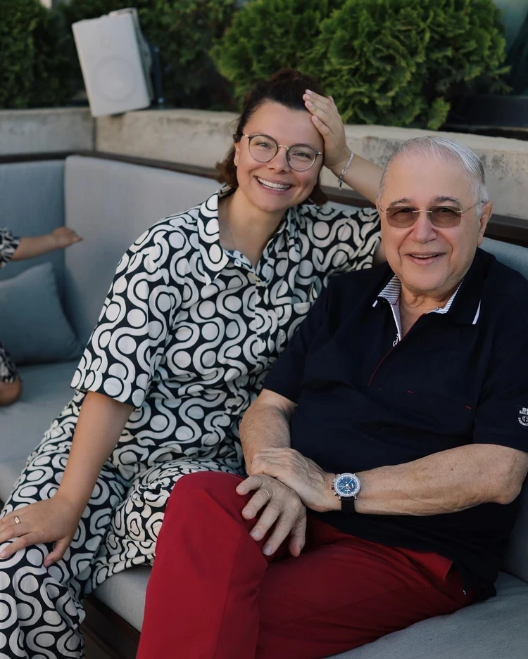 «Примеряет образ весёлой вдовы»: Брухунова разозлила своим поведением после госпитализации Петросяна