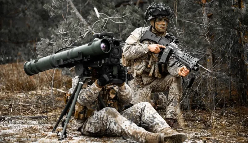 Возможная замена ПТРК Javelin: армия США создаст новый противотанковый комплекс на основе израильского Spike