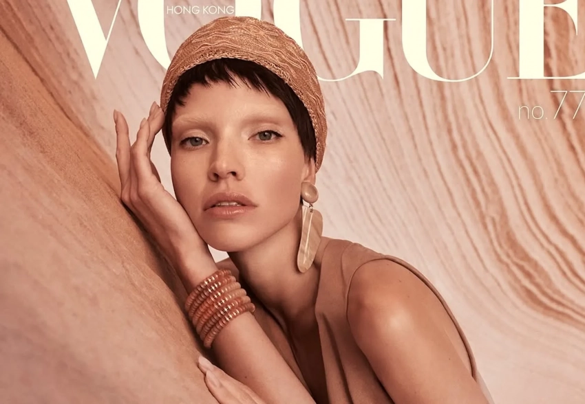 Саша Лусс с тёмными волосами снялась для обложки Vogue