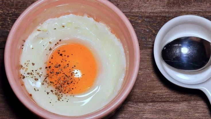 Как приготовить яичницу без сковороды: неожиданный способ