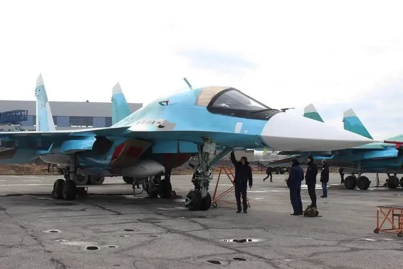 Очередная партия фронтовых бомбардировщиков Су-34 передана в войска