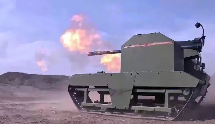 Минобороны РФ показало кадры работы наземной боевой роботизированной платформы