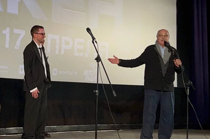 «Коля стал папой!»: Михалков на радостях перепутал имя Саши Петрова, поздравляя его с рождением сына