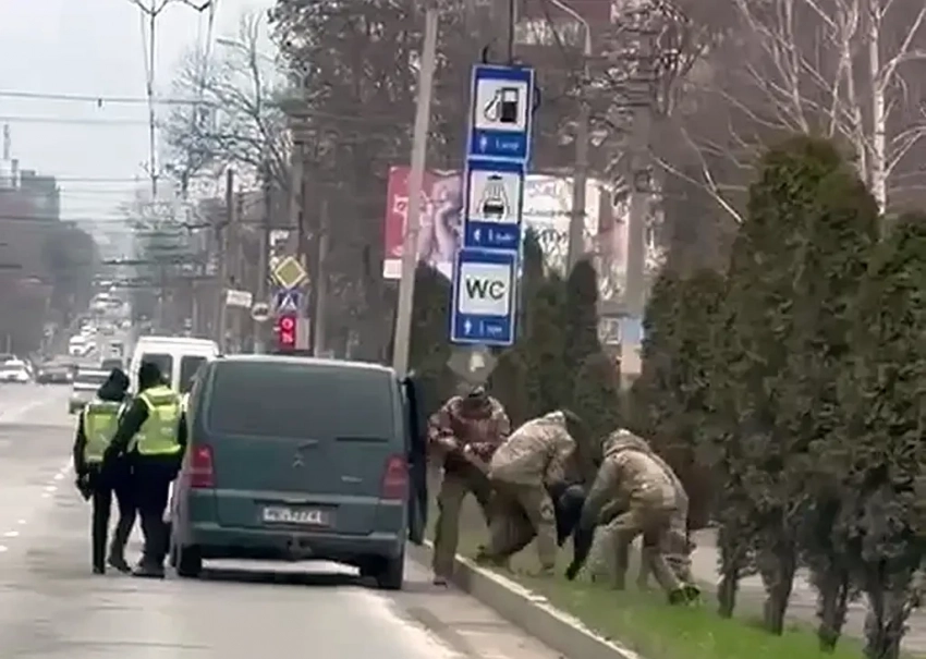 Всего лишь бизнес: главком ВСУ согласовал привлечение «частных военкоматов» для усиления мобилизации