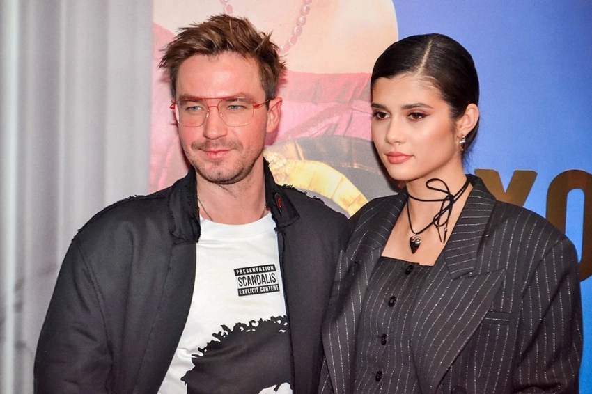 Петров и Заворотнюк стали родителями, Ефремов тайно вышел на волю, а похороны Техника превратились в беспорядки: главные события шоу-бизнеса