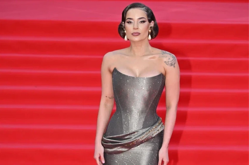 «Талия как у Гурченко»: Севиль на закрытии ММКФ удивила точеной фигурой