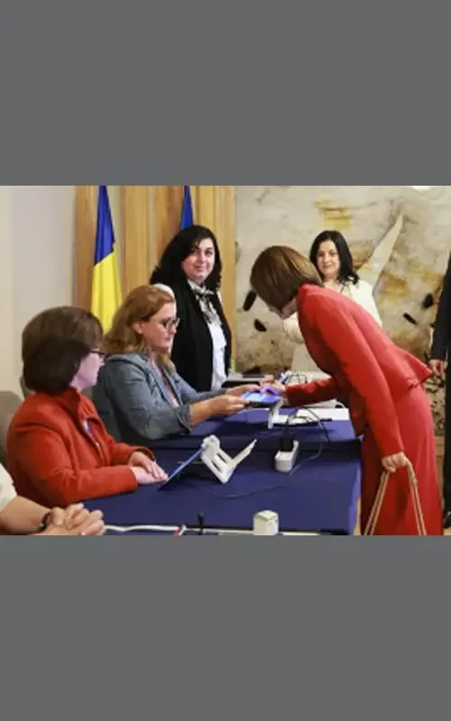 Президент Молдавии проголосовала на выборах президента Румынии - современная «демократия» или театр абсурда