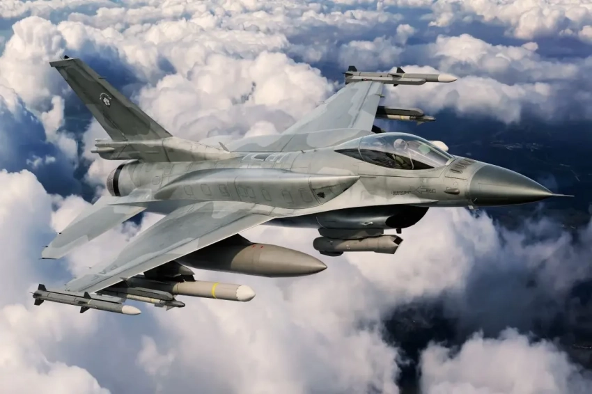 Минобороны США: Госдеп одобрил контракт на обслуживание истребителей F-16 для ВСУ