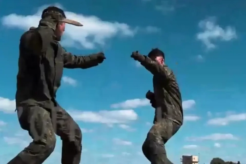 Показаны кадры рукопашного боя в рамках боевой подготовки военнослужащих КНДР на российском полигоне